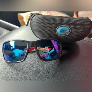 Brand new never worn! No scratches or scuffs just been sitting in case in truck